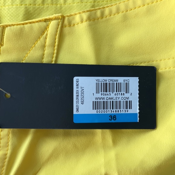 Oakley men’s board shorts - Picture 4 of 6